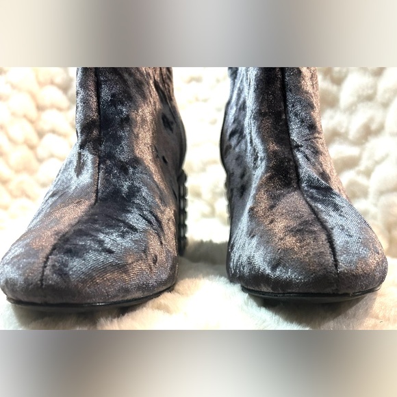 KENDALL + KYLIE Womens Blythe2 Velvet Chunky
Ankle Boots, Grey, Size 8 M - Picture 5 of 11